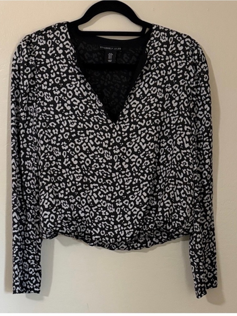 Sincerely Jules Monochrome Leopard Blouse - Picture 3 of 4